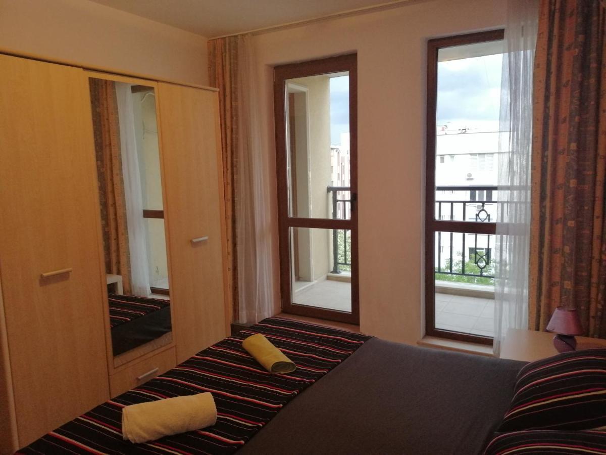 Appartamento Four Seasons + Varna Esterno foto